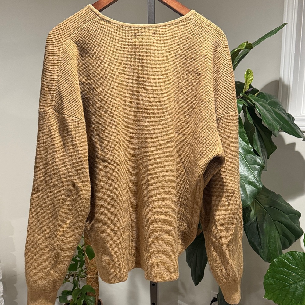 Hudson North Women's Tan V-Neck Sweater size XL 🐕 - Picture 3 of 4